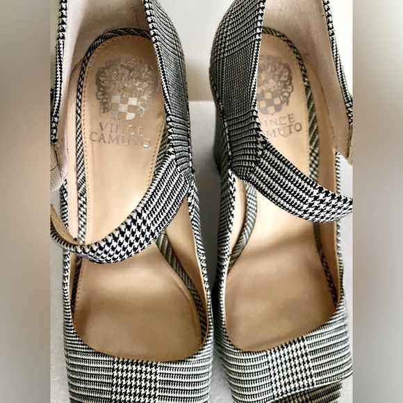 Vince Camuto Black and White Mary Jane Heels - Picture 3 of 6